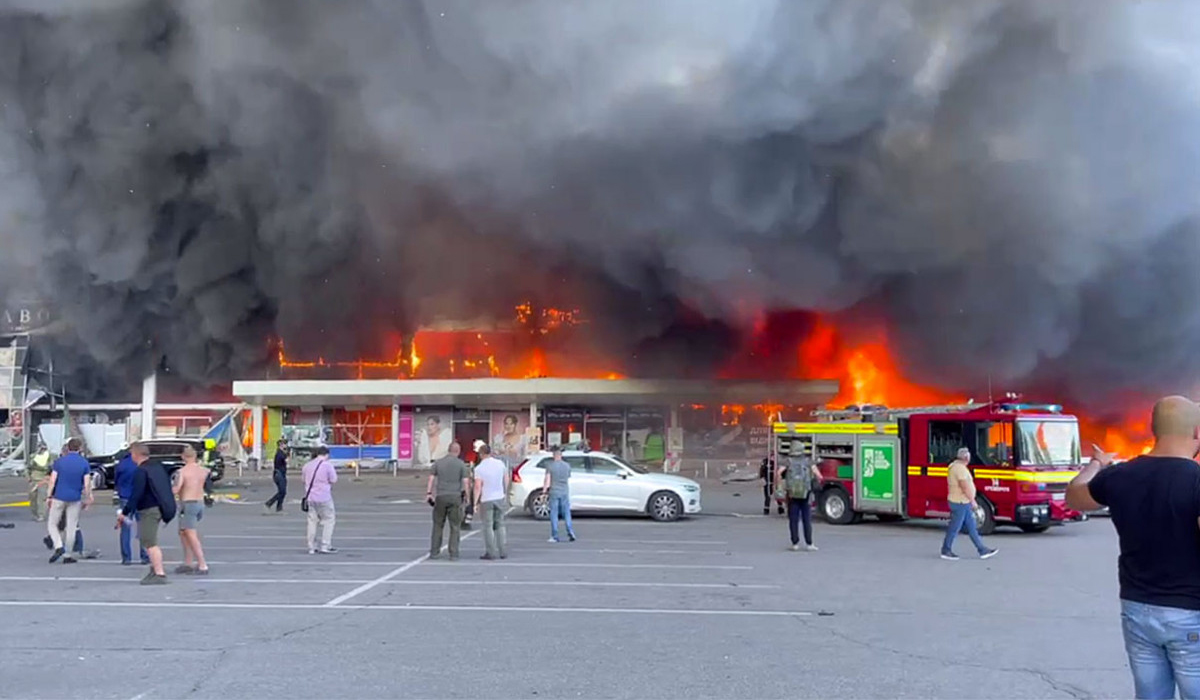 10 dead, 40 injured as missile hits 'crowded' shopping mall in Ukraine